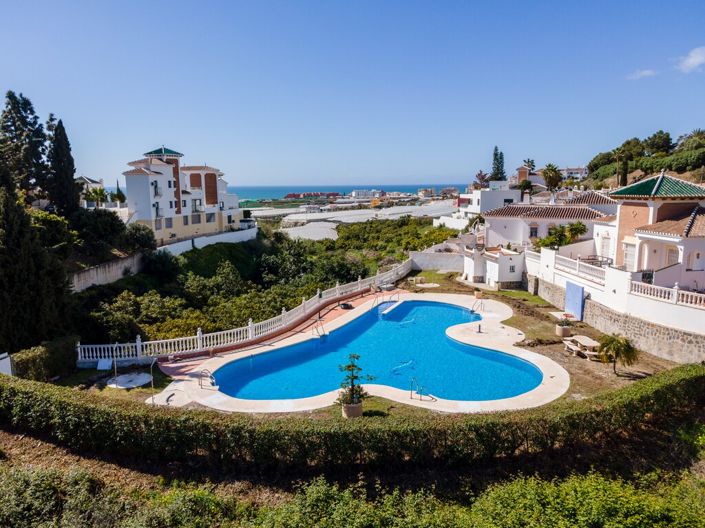 Image No.18-2 Bed Townhouse for sale