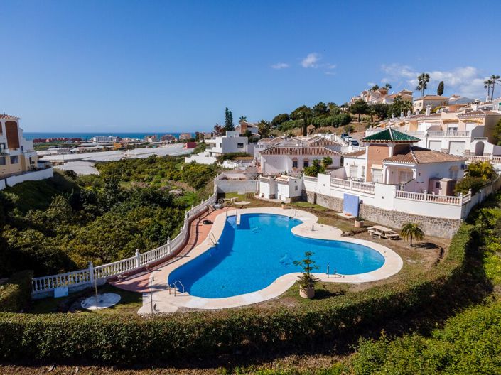 Image No.19-2 Bed Townhouse for sale