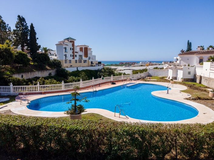 Image No.20-2 Bed Townhouse for sale