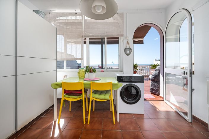 Image No.8-2 Bed Townhouse for sale