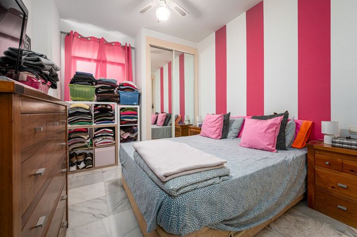 Image No.9-2 Bed Townhouse for sale