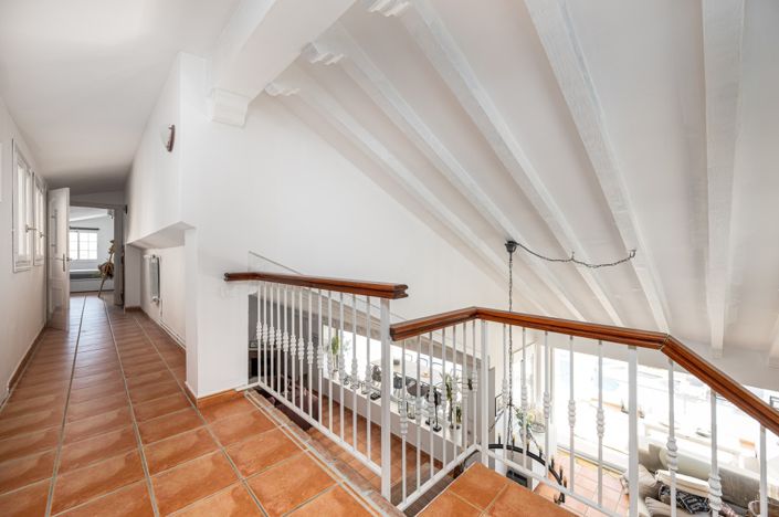 Image No.32-13 Bed Villa for sale