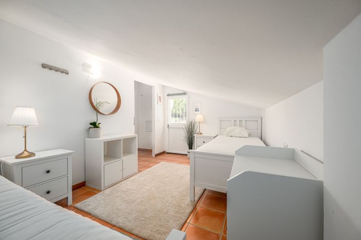 Image No.35-13 Bed Villa for sale