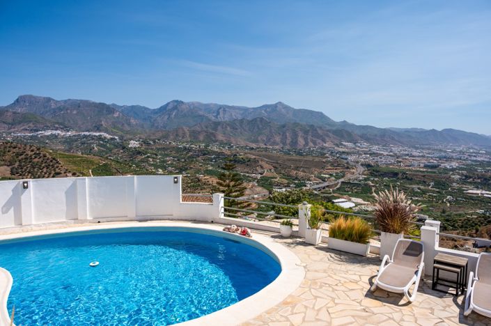 Image No.5-13 Bed Villa for sale