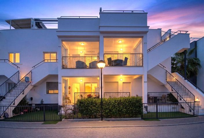 Image No.27-2 Bed Property for sale