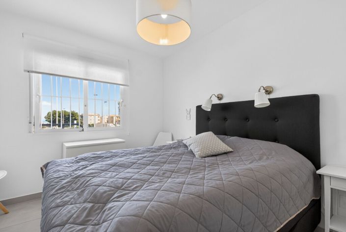 Image No.8-2 Bed Property for sale