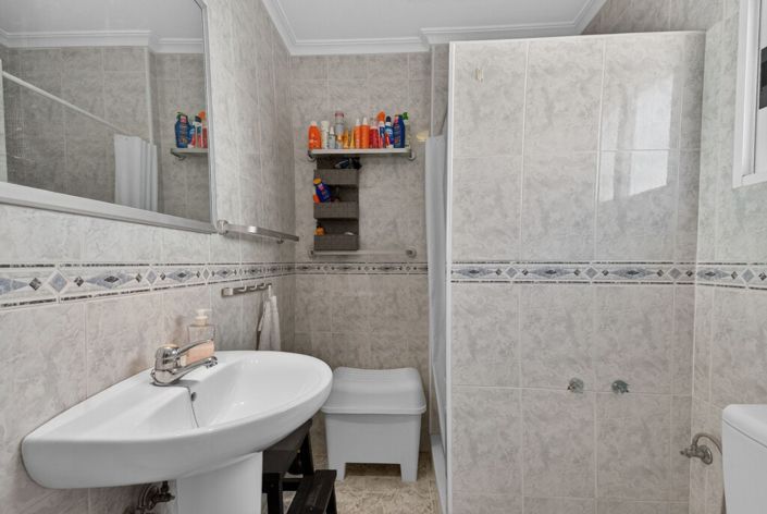 Image No.5-1 Bed Property for sale