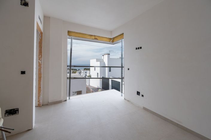 Image No.7-3 Bed Villa for sale