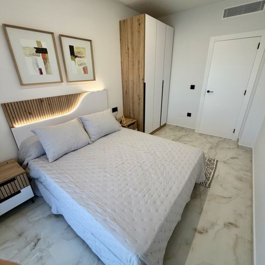 Image No.27-2 Bed Property for sale