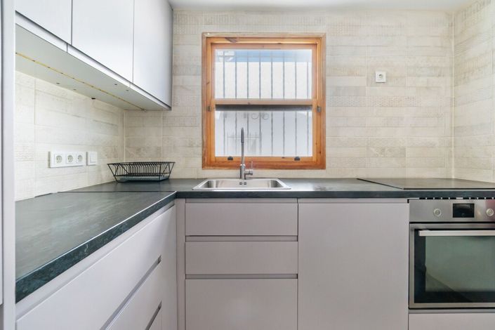 Image No.15-3 Bed Townhouse for sale