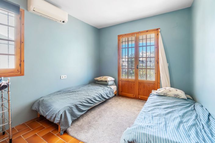 Image No.17-3 Bed Townhouse for sale