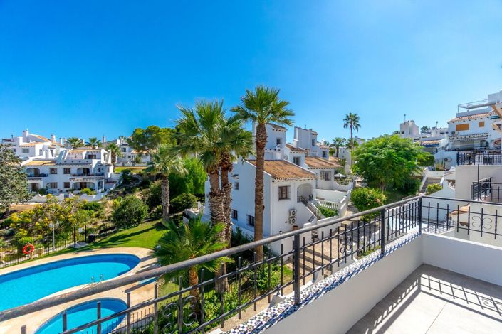 Image No.25-3 Bed Townhouse for sale