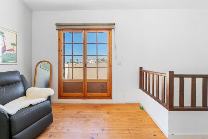 Image No.30-3 Bed Townhouse for sale