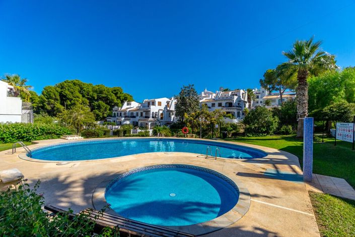 Image No.40-3 Bed Townhouse for sale