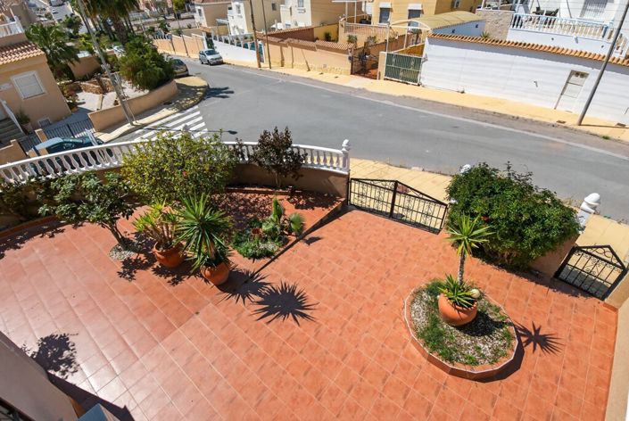 Image No.20-3 Bed Townhouse for sale