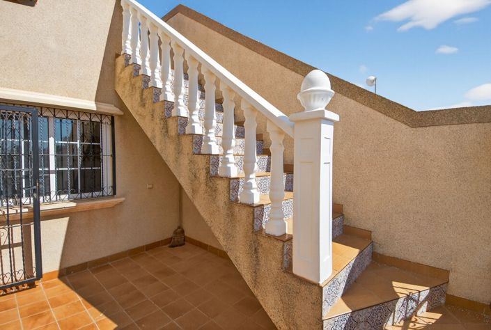 Image No.21-3 Bed Townhouse for sale