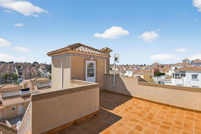 Image No.22-3 Bed Townhouse for sale