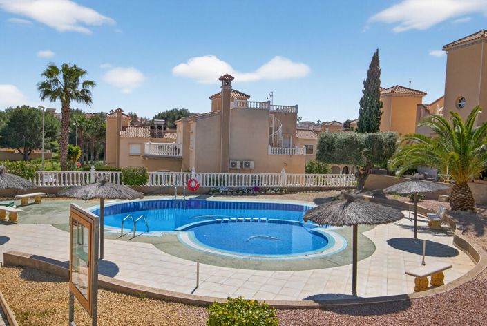 Image No.25-3 Bed Townhouse for sale