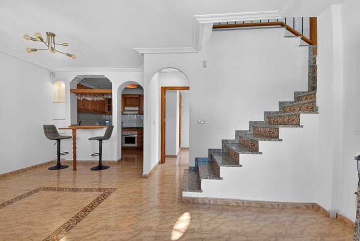 Image No.6-3 Bed Townhouse for sale