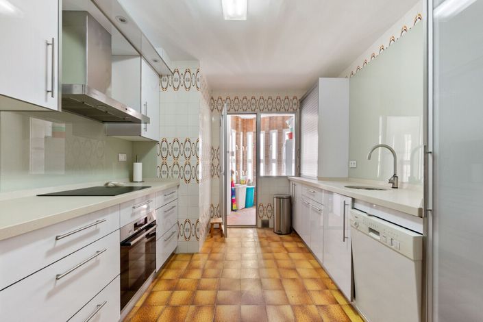 Image No.22-3 Bed Apartment for sale