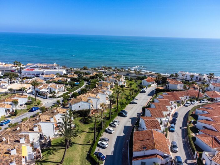 Image No.20-2 Bed Apartment for sale