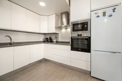 bzpaap122193085651024v057ba