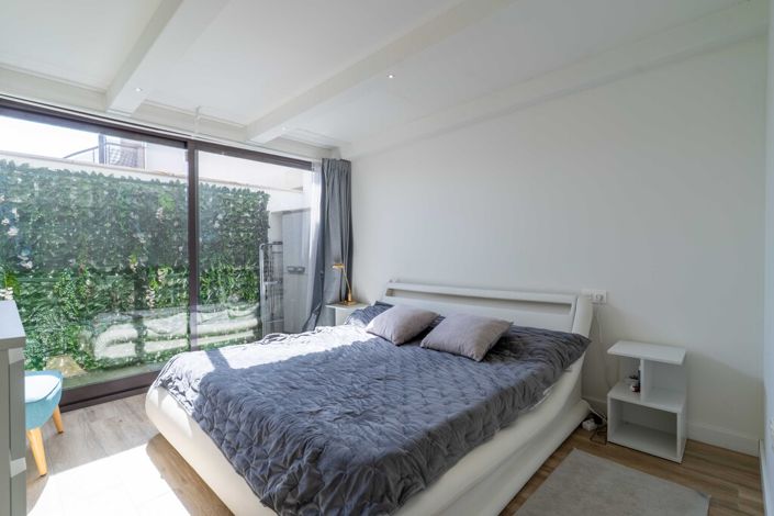 Image No.13-2 Bed Property for sale