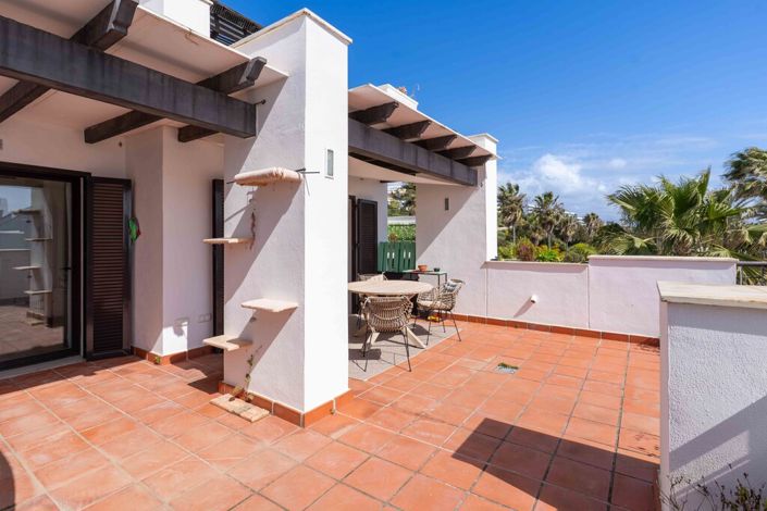 Image No.17-2 Bed Property for sale