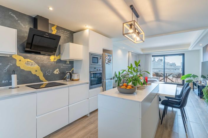 Image No.8-2 Bed Property for sale