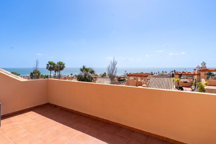 Image No.26-3 Bed Townhouse for sale