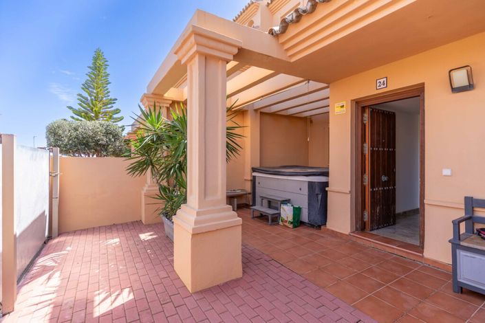 Image No.8-3 Bed Townhouse for sale