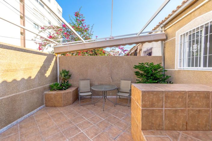 Image No.16-2 Bed Townhouse for sale