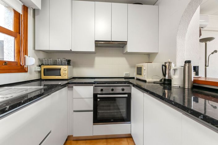 Image No.6-2 Bed Townhouse for sale