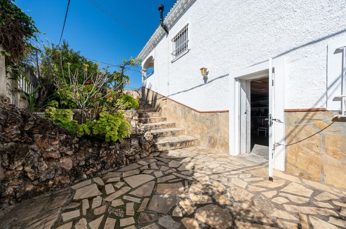 Image No.33-3 Bed Villa for sale