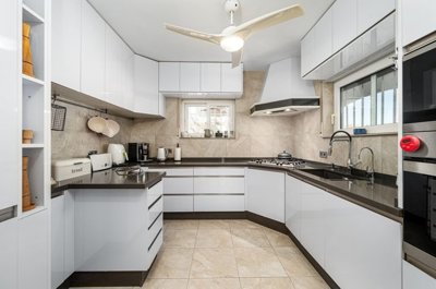 bzpaap122203083511024v02700