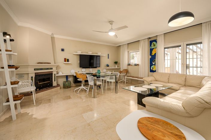 Image No.8-3 Bed Villa for sale