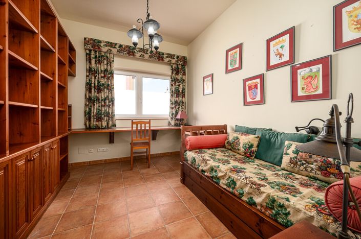 Image No.12-4 Bed Villa for sale