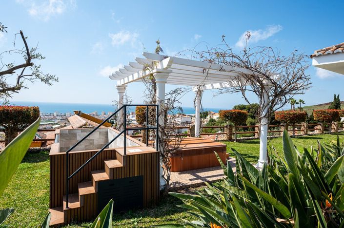 Image No.2-4 Bed Villa for sale