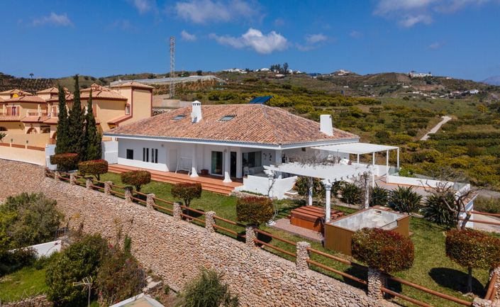 Image No.3-4 Bed Villa for sale