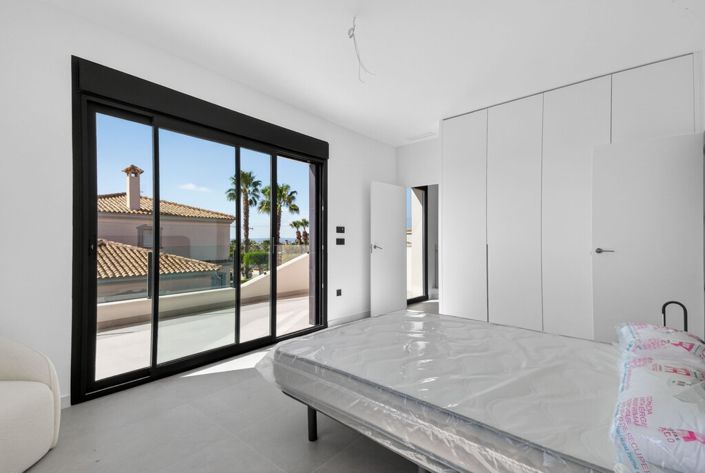 Image No.9-4 Bed Villa for sale