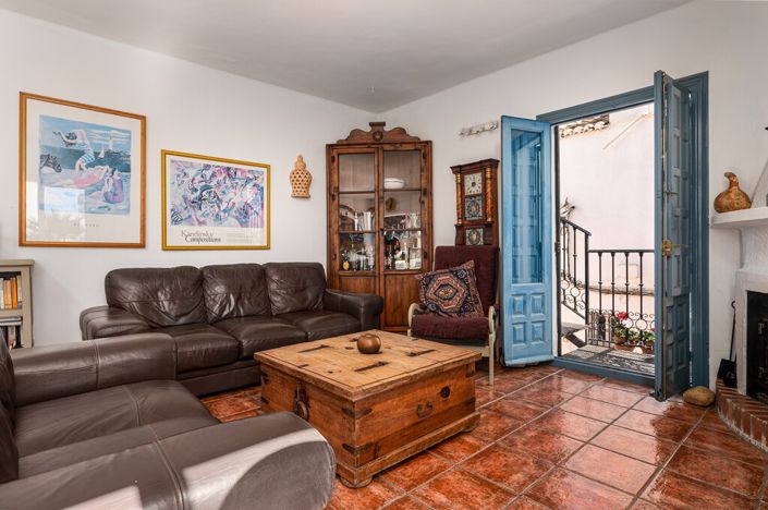 Image No.10-3 Bed Townhouse for sale