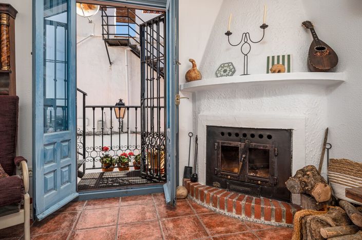 Image No.11-3 Bed Townhouse for sale