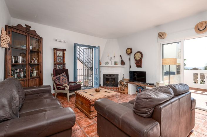 Image No.12-3 Bed Townhouse for sale