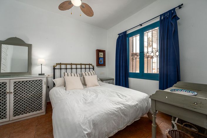 Image No.15-3 Bed Townhouse for sale