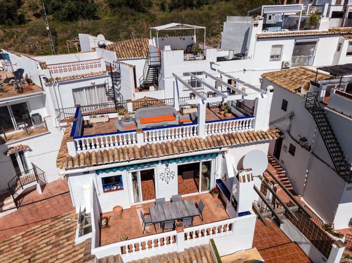 Image No.27-3 Bed Townhouse for sale