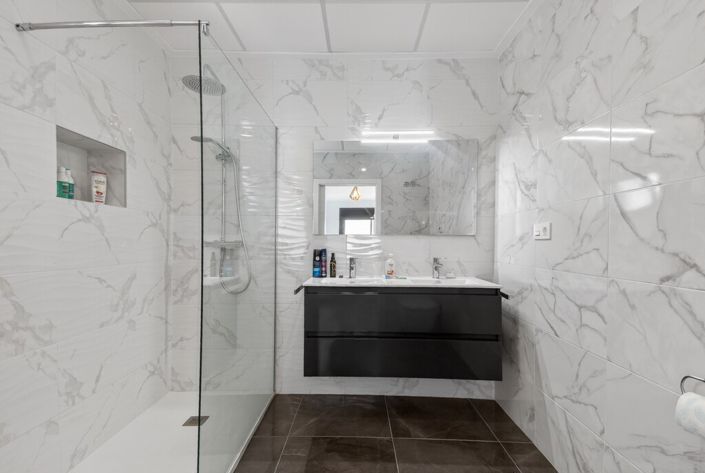 Image No.10-3 Bed Villa for sale