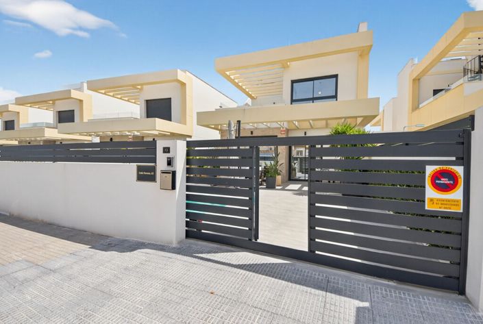 Image No.28-3 Bed Villa for sale