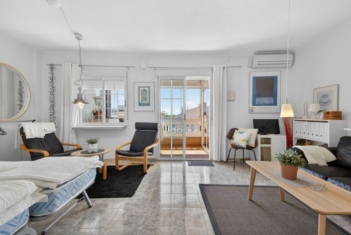 Image No.9-2 Bed Property for sale