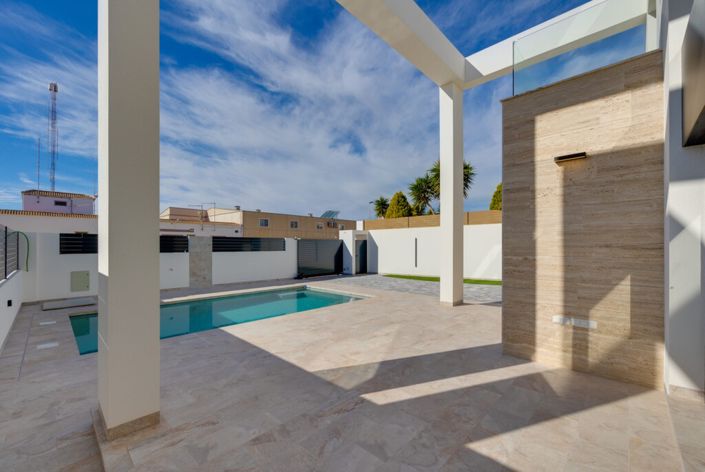 Image No.10-4 Bed Villa for sale