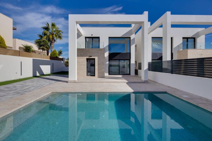 Image No.6-4 Bed Villa for sale